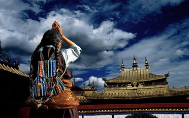 【西藏环线】索松村-纳木错-羊湖-巴松措-雅鲁大峡谷-达沽峡谷-泽当-加查-拉萨 环线9日深度游